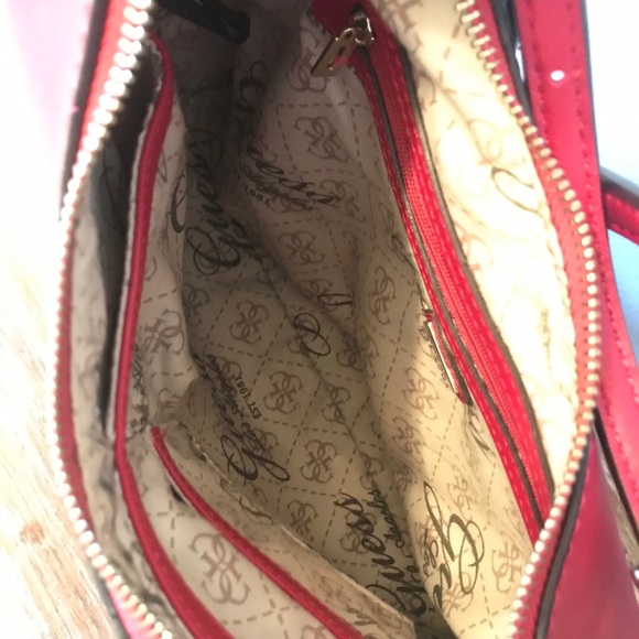 Guess Purse - Picture 5 of 5